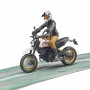 Motocykl Scrambler Ducati Desert Sled s jezdcem 1:16 63051